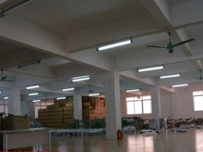 圖 一家長期專營從事男裝服裝尾貨批發(fā)的公司 廣州服裝 鞋帽 箱包