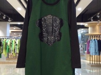 廣州服裝鞋帽箱包市場 圖品牌呢子大衣批發(fā)廠家詳解